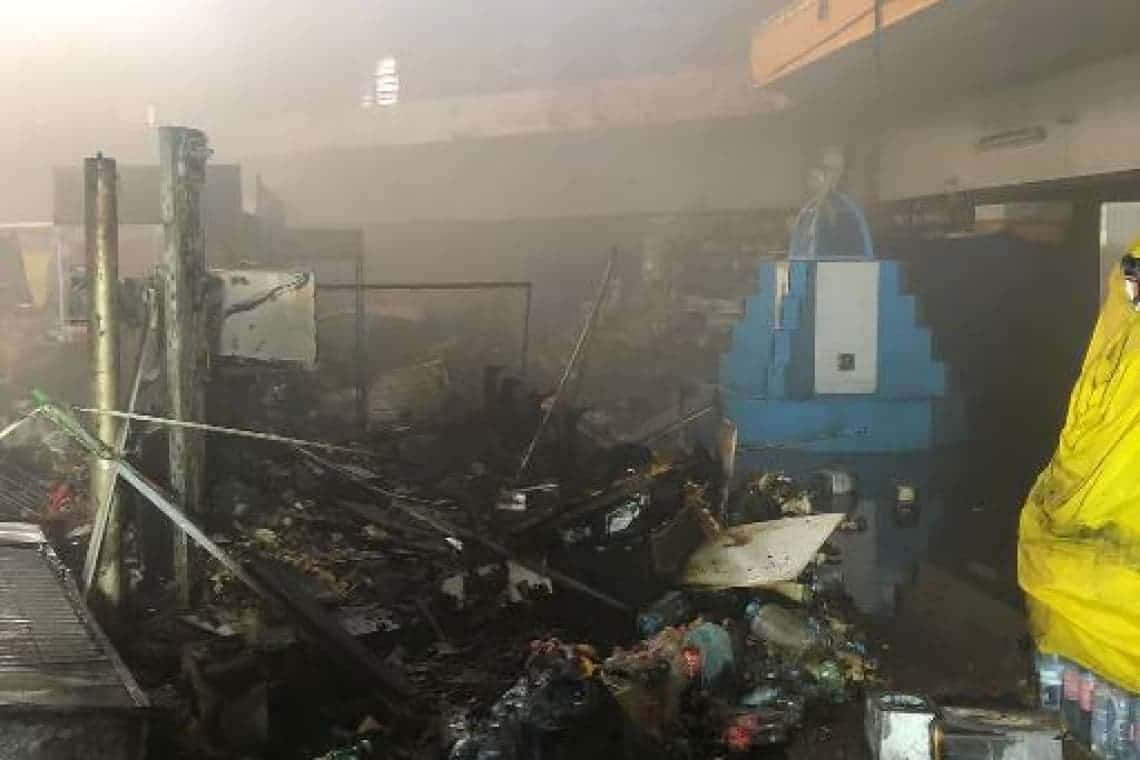 Oficial/ Pompierii au stabilit cauza incendiului de la Halele Centrale din Ploiești