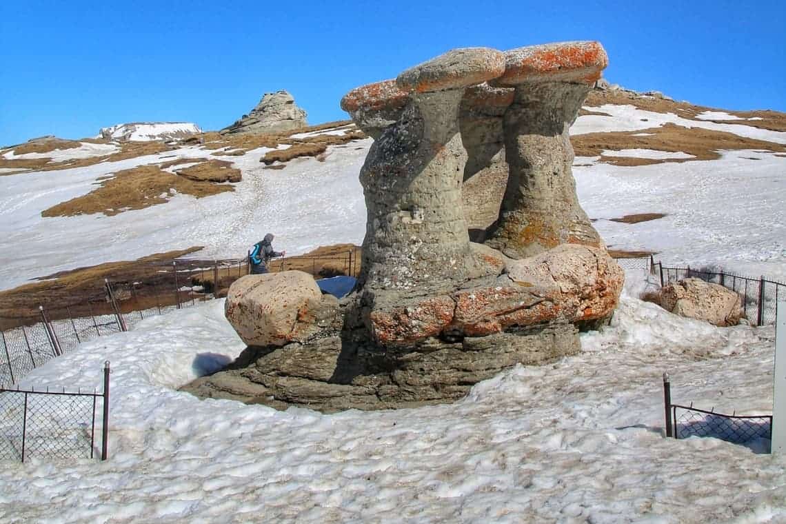 O parte a gardului care proteja Babele de pe Platoul Bucegilor a dispărut!