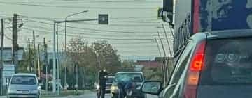 Accident rutier produs în comuna Lipănești. Un bărbat a fost lovit de o mașină 