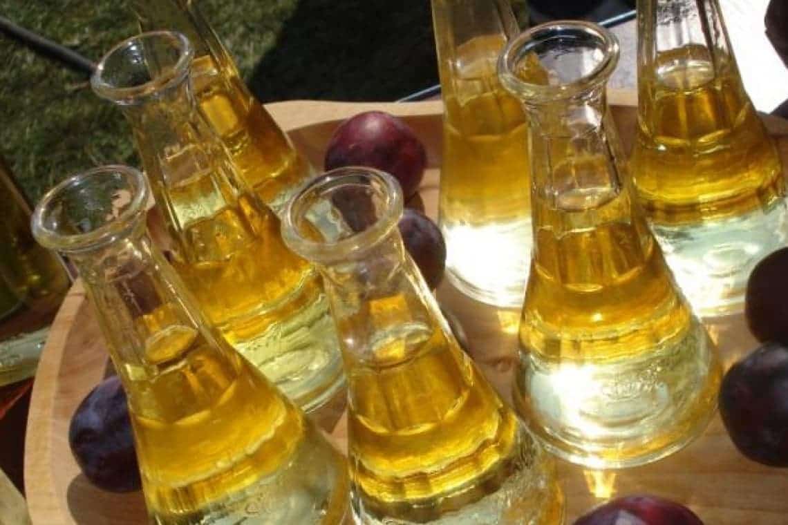 Ce vrea Consiliul Județean să finanțeze prin PNRR, pe turism: țuica de Văleni, vinurile din podgoriile prahovene și biserici din lemn