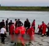 Trupul bărbatului care și-a aruncat copiii în barajul de la Berești a fost găsit pe fundul apei, într-o zonă cu vizibilitate scăzută