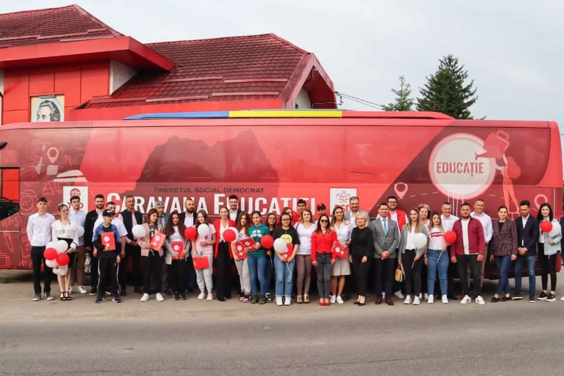 Caravana Educației, un proiect-pilot al TSD, a ajuns și în județul Prahova. Zeci de elevi au fost pregătiți suplimentar de profesori voluntari