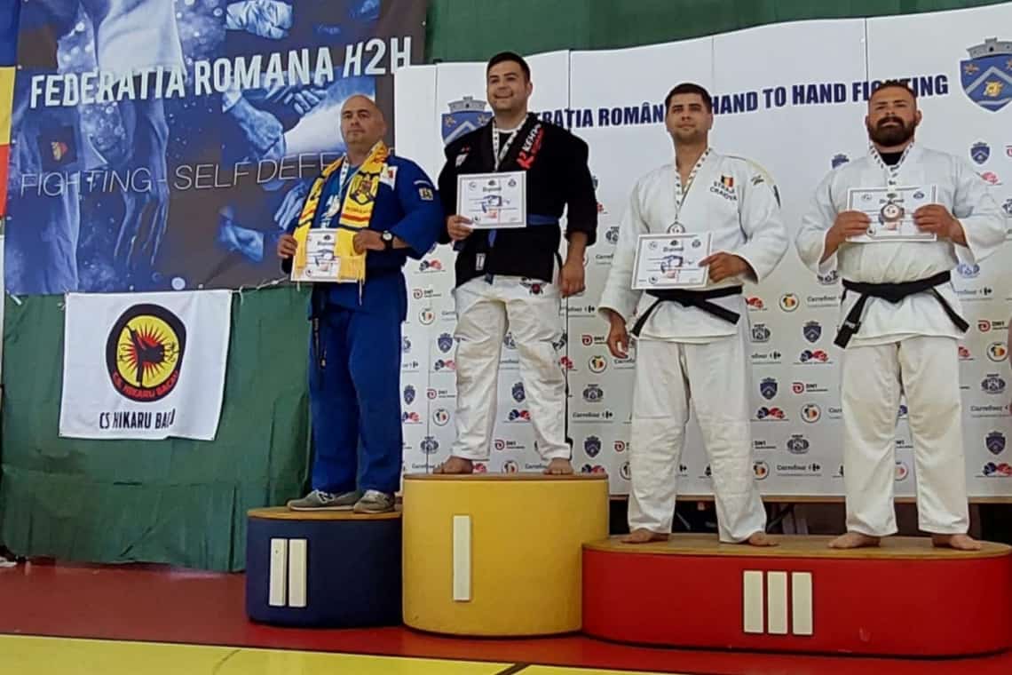 Jandarmul prahovean Mădălin Tănase a obținut medalia de argint la Cupa României de "Hand to Hand fighting"