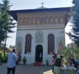 Mâine, la prânz, în toate bisericile din Prahova se vor trage clopotele în memoria eroilor neamului