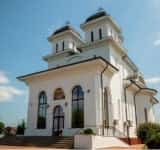 Patriarhul Daniel va sfinți noua biserică din Bucov, chiar de Sărbătoarea Sfintei Treimi