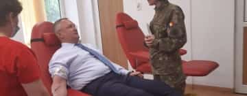 Premierul Ciucă a donat sânge la Centrul de Transfuzie sanguină al Spitalului Militar Central