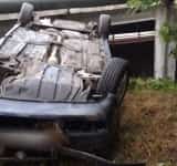Trei persoane rănite, după ce s-au răsturnat cu mașina, pe raza comunei Drăgănești