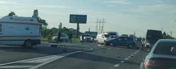 UPDATE: Trei autoturisme au intrat în coliziune în accidentul de la Paralela 45, pe DN1. Trafic oprit către Brașov