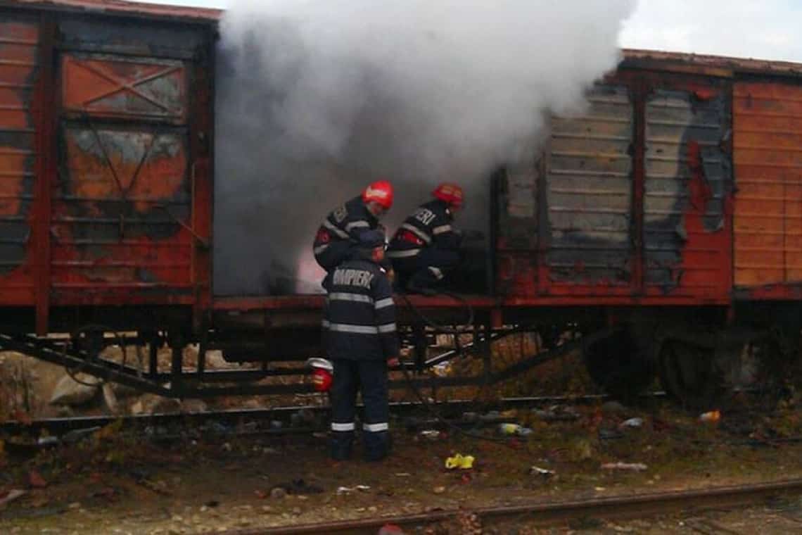 Incendiu la un vagon al unui tren de marfă, în Gara Ploiești Est
