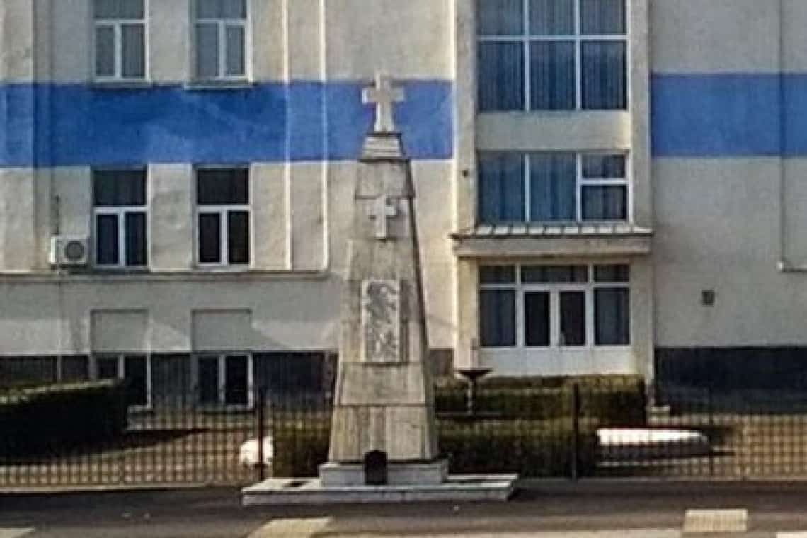 Monumentul dedicat eroilor jandarmi din Câmpina, morți la Revoluție, va fi resfințit după restaurare