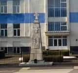Monumentul dedicat eroilor jandarmi din Câmpina, morți la Revoluție, va fi resfințit după restaurare