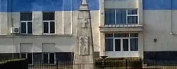 Monumentul dedicat eroilor jandarmi din Câmpina, morți la Revoluție, va fi resfințit după restaurare