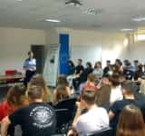 Riscurile și consecințele consumului de droguri, acțiune preventivă a polițiștilor în patru licee din Prahova