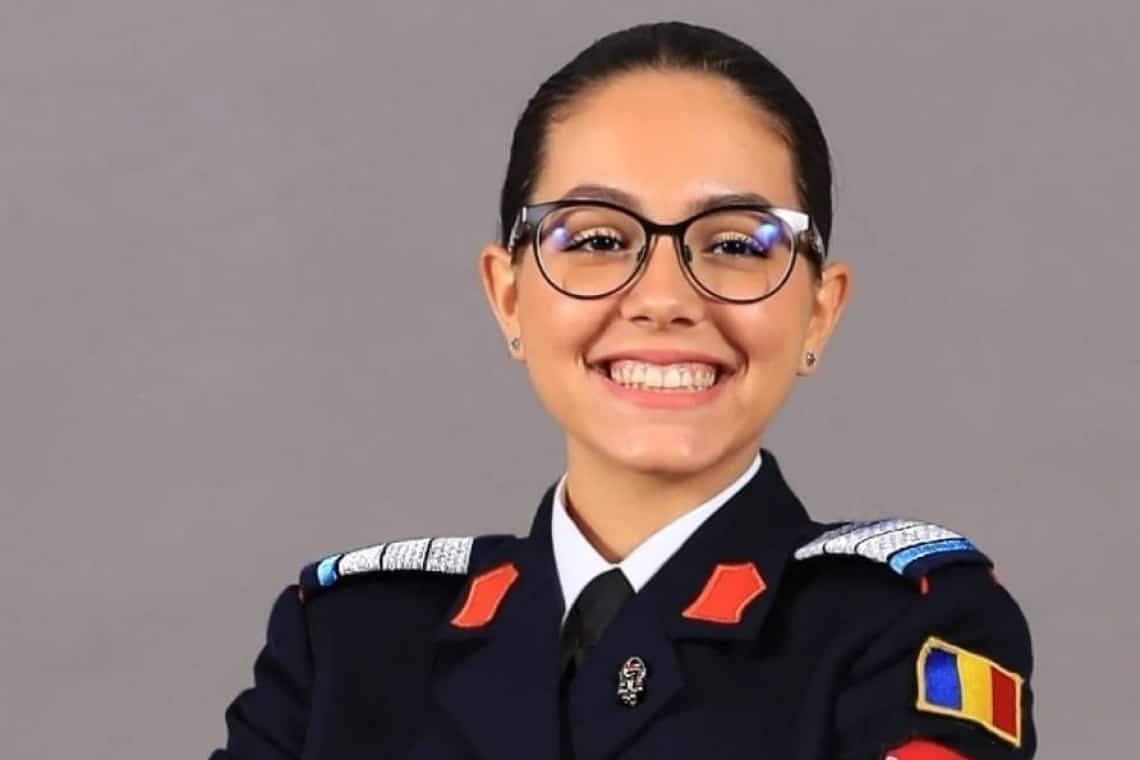 Eva-Antonia Nedelcu, șefa de promoție a Colegiului Militar din Breaza, este și absolventa cu media 10 la Bac
