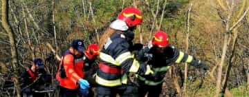 Pompierii, în sprijinul Ambulanței, pentru salvarea unei persoane rănite în zona Tabla Buții