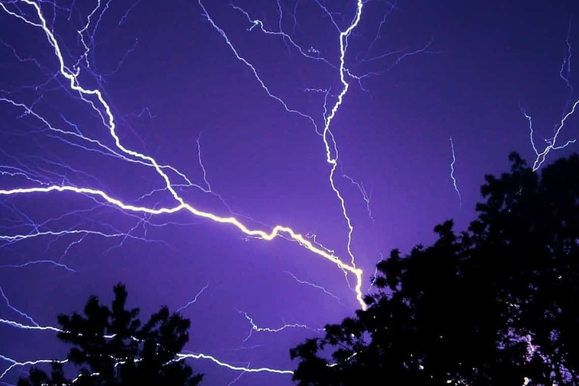 Cioban lovit de fulger, în Parâng. Lângă trupul său erau și peste 100 de oi moarte