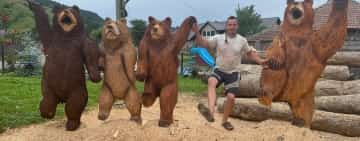 Video/ Hora urșilor, sculptată în lemn, cu drujba, de prahoveanul Gabriel Cernat