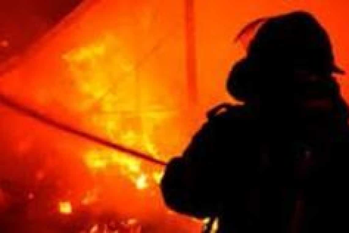 Casă din Drajna, cuprinsă de flăcări, duminică dimineață