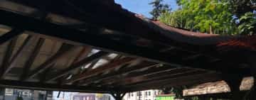 Foișoarele din centrul Ploieștiului au devenit pericole publice!