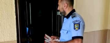 Polițiștii ploieșteni merg din ușă-n ușă să învețe populația cum să se ferească de hoți
