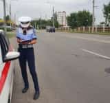 Polițiștii rutieri - controale în trafic, în Ploiești și pe DN 72 