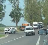 Coliziune între trei mașini, pe DN1D, la intersecția Fulga-Drăgănești. O femeie a ajuns la spital