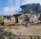 Incendiu în comuna Brebu/Acoperișul unei case - mistuit de flăcări