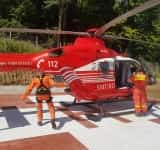 Un copilaș născut azi la Spitalul din Sinaia, preluat cu elicopterul pentru a fi transferat la București. Bebelușul are grave probleme medicale