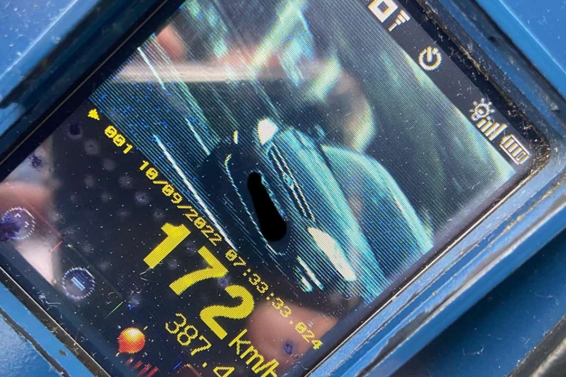 Prins cu 172 km/h pe DN1, la Potigrafu, un șofer s-a ales cu amendă și cu permisul reținut pentru 120 de zile