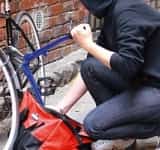 Hoți de mici! Doi copii, bănuiți de furtul a două biciclete, de pe o stradă din centrul Ploieștiului