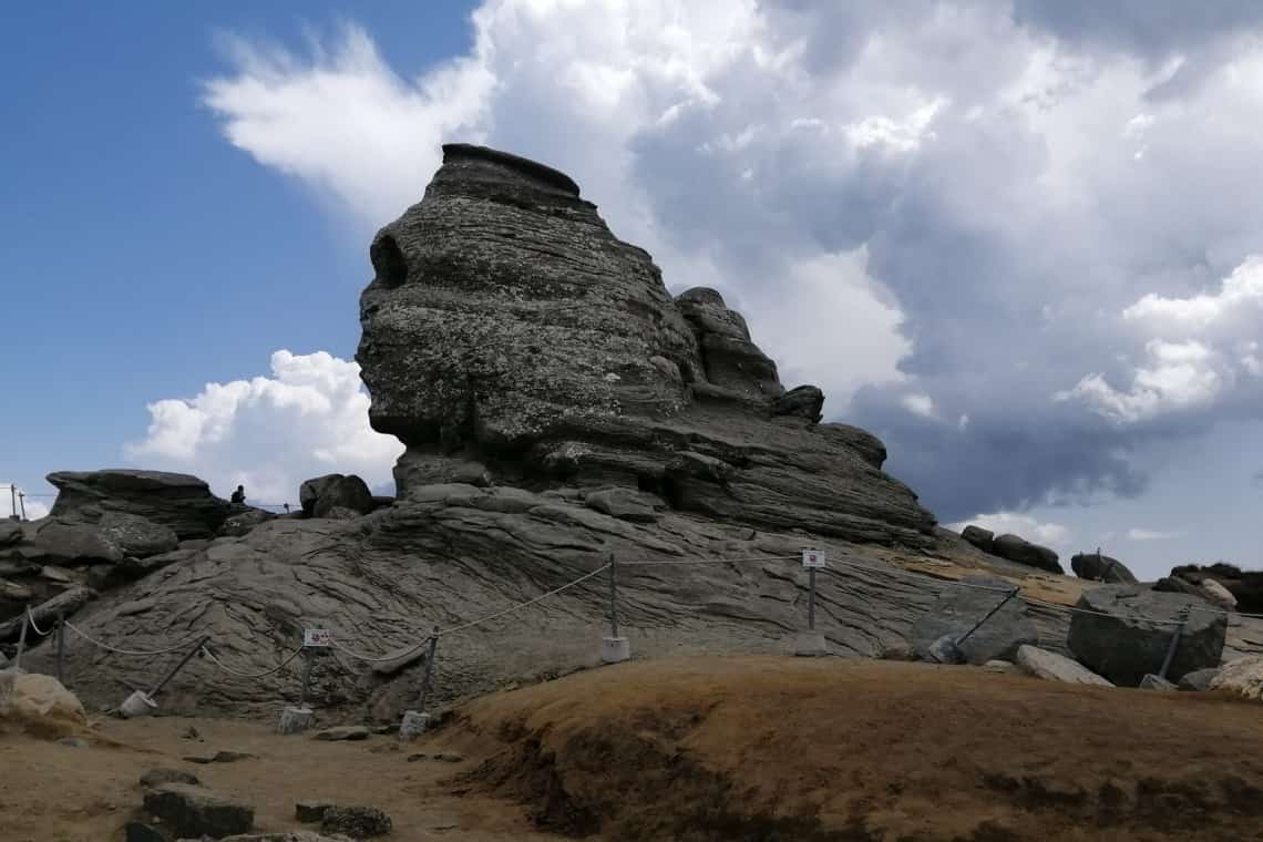 Prefectura Prahova: ”Monumentele naturale Babele și Sfinxul sunt și rămân în domeniul public al orașului Bușteni”