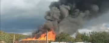 Incendiul de la Măneciu a afectat mai multe clădiri de la Ocolul Silvic