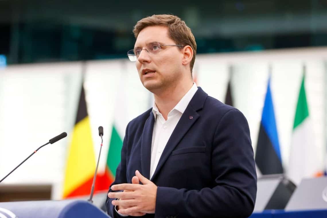 Europarlamentarul român Victor Negrescu cere sancționarea eurodeputatului german care a comparat România cu Vestul Sălbatic