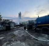 Un depozit de reziduuri petroliere a luat foc, în Albești Paleologu. Pompierii au reușit să înlăture pericolul de explozie!