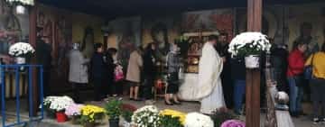Circa 1.000 de credincioși s-au închinat la racla sfântă, de Sf. Cuvioasă Parascheva, la Biserica Sf. Vineri din Ploiești