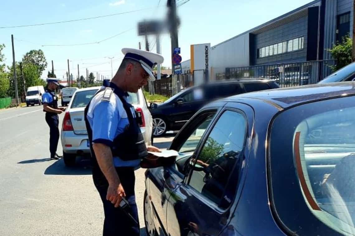 American prins la volan pe o stradă din Câmpina, fără permis valabil în România. S-a ales cu dosar penal!