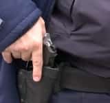 O polițistă din Buzău s-a sinucis cu arma din dotare. Un alt polițist a încercat să-și ia viața, tot astăzi, în județul Cluj
