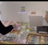 Ploiești/ Două femei și un bărbat suspectați că scoteau bani falși la imprimantă au fost arestați preventiv. Un tânăr de 17 ani - pus sub control judiciar