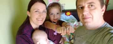 Roxana Măceșaru, învățătoare din Câmpina diagnosticată cu tumoră cerebrală, mămică a doi copii, are nevoie de ajutorul nostru!