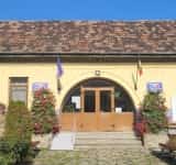 Sediul Primăriei Bătrâni va fi reabilitat de Compania Națională de Investiții. Aflați unde se vor muta funcționarii și aleșii locali pe perioada lucrărilor!