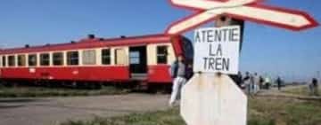 Un tren de călători al Transferoviar Călători a acroșat un autoturism, la Teișani
