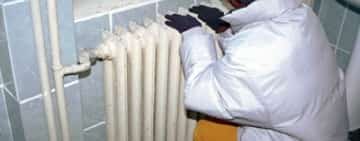 Avarii la rețeaua secundară de termoficare/ Zeci de apartamente din Ploiești au rămas fără căldură
