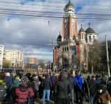 Mâine, de 1 Decembrie, la Ploiești - paradă militară și expoziție de tehnică militară, mii de pahare de vin fiert și porții de fasole cu cârnați