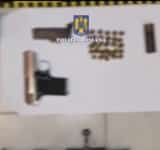 Video/ Tinerii din Mizil care dețineau ilegal arme letale au fost reținuți