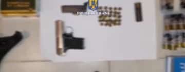 Video/ Tinerii din Mizil care dețineau ilegal arme letale au fost reținuți