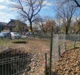 Deci, se poate!/ Primăria Ploiești a împrejmuit cu un gard podul vechi din zona Obor în care se află un crater imens, prin care se văd apele Dâmbului