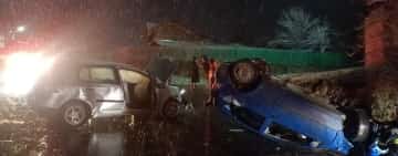 Accident la Măneciu. Un autoturism s-a răsturnat, în urma coliziunii cu o altă mașină
