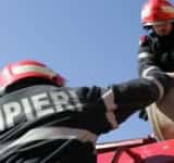 Capela bisericii din Puchenii Moșneni, cuprinsă de flăcări! Pompierii intervin cu cinci autospeciale