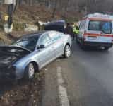 Accident Posada/ Un autoturism a intrat în zidul de protecție de pe marginea DN1. Aflați cum s-a produs coliziunea
