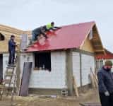 Oamenii buni fac minuni! Familia din Tomșani care a trecut printr-o dublă tragedie înainte de Sărbătorile de Iarnă, ajutată de întreaga comunitate locală!